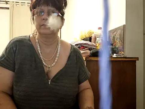 Samantha_Squirt@xh live sex cam
