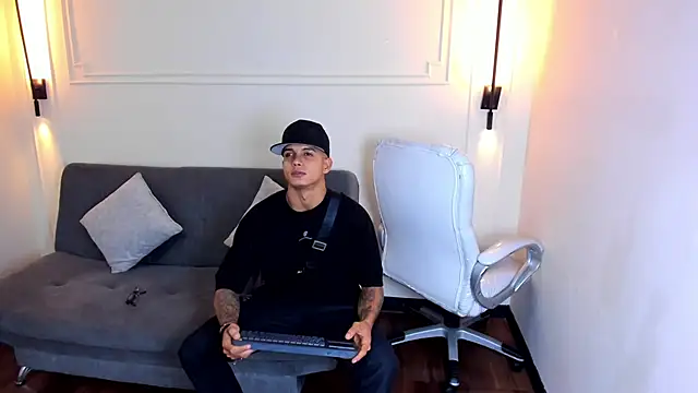 Paradise_boy_s live sex cam