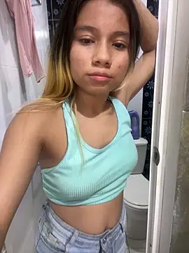 Naomi991 live sex cam