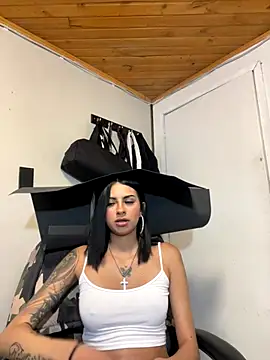 Hilary_pinkk live sex cam