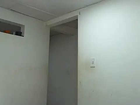 MeganAndMax@xh's web cam