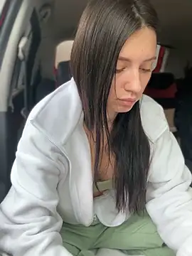 JulliaVegas live sex cam