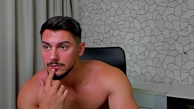 ClintMasters live sex cam