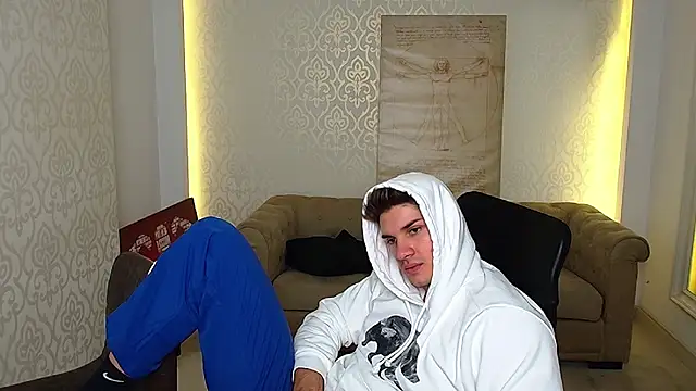 MaxKaiden live sex cam