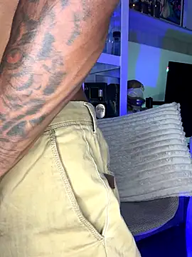 AaronCruz_ live sex cam