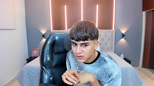 Tommy18__ live sex cam