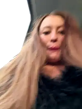 AndreaMood live sex cam
