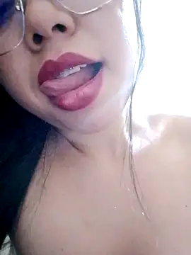 dinha2025 live sex cam