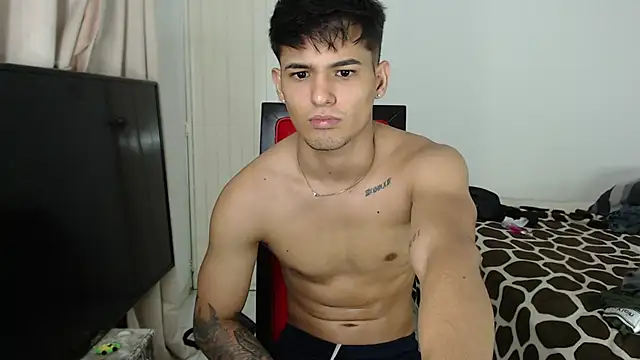 Alex_mojica live sex cam