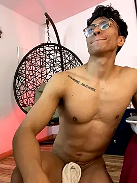 ApoloCruz live sex cam