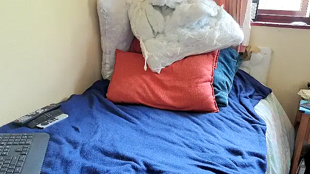 DaddyCumBumZA live sex cam