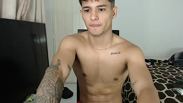 Alex_mojica live sex cam