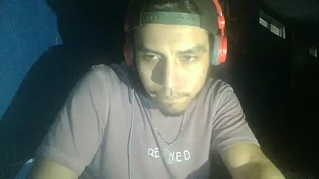 AlexAlejandro13 live sex cam