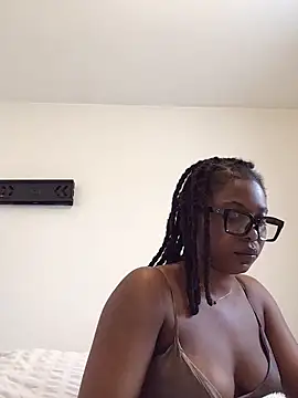 CurvyGoddessXxx's web cam