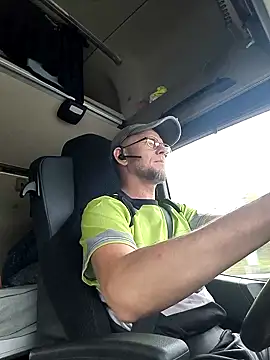 RoadDaddyXL live sex cam