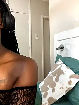 LuciousLips96 live sex cam
