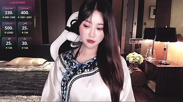 Alice-777 live sex cam