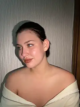 KikiWatson live sex cam