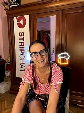 NataKitten live sex cam