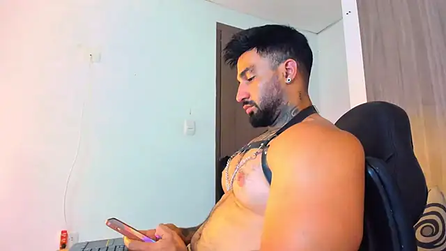 naugthy_dominant live sex cam
