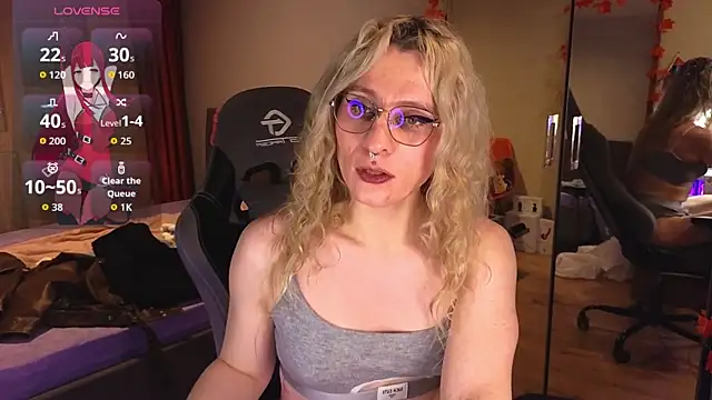 Lori_Myaf live sex cam
