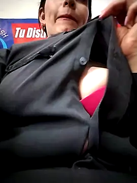 Alysson-- live sex cam