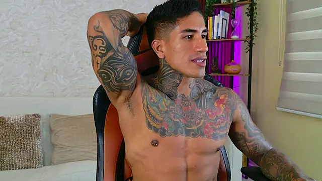 AdanReilly live sex cam