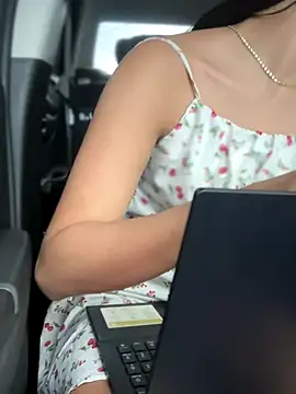 Arilw live sex cam
