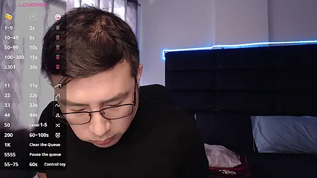 andrewmhilton_'s cam snapshot