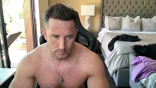 brettmycles28 live sex cam