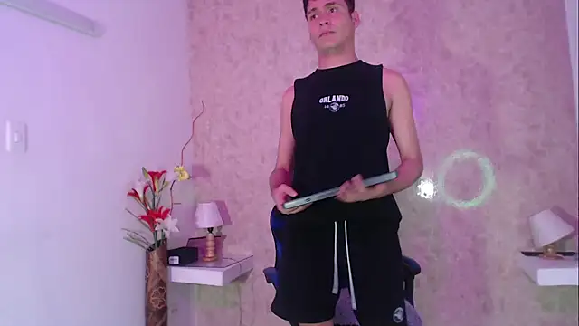 Aaron_Foxxx live sex cam