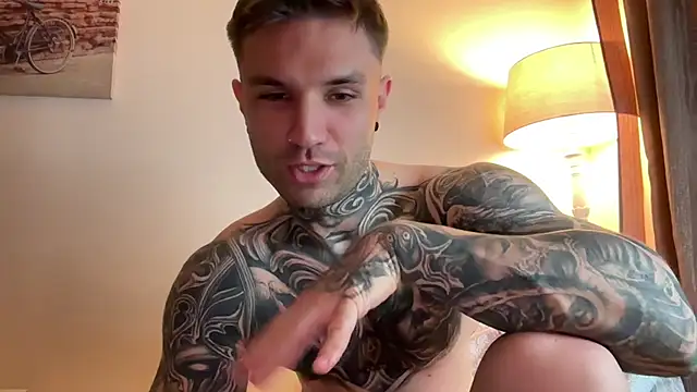 Larsskeet live sex cam