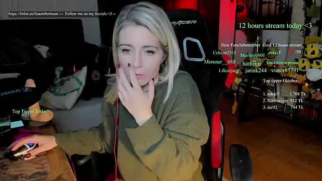 Lisaonthemoon live sex cam