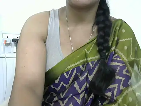 reshmika_reddy's cam snapshot