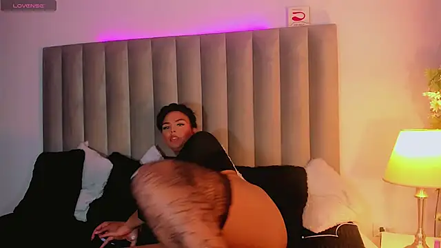 CamiiGarcia live sex cam