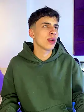 AdrianRinaldi live sex cam