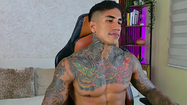 AdanReilly live sex cam