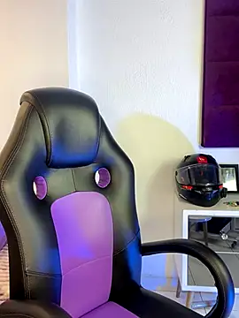 AdrianRinaldi live sex cam