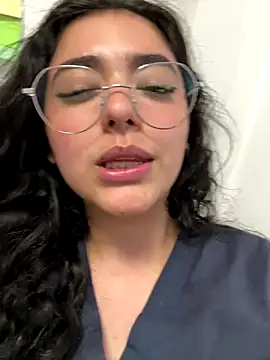 Ales_Kitten live sex cam