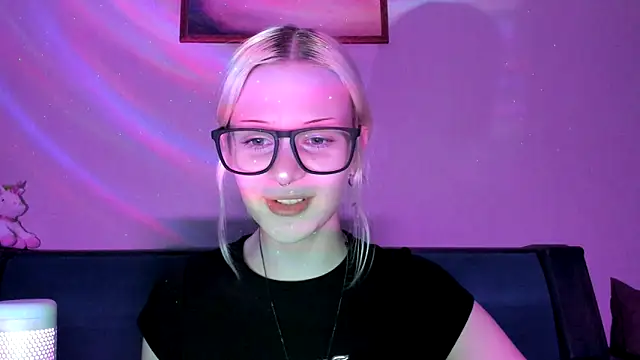 sashakiss99 live sex cam