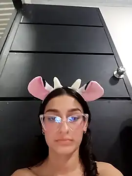 Ary-18 live sex cam