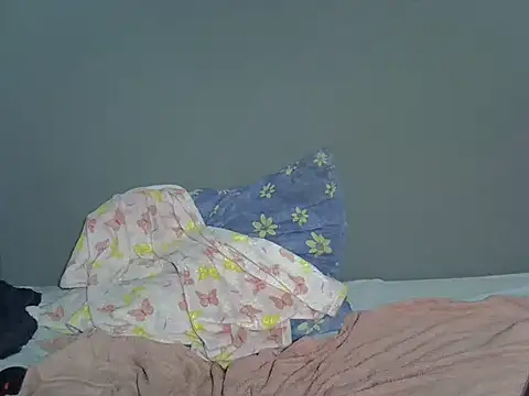 BoobsBae04's web cam