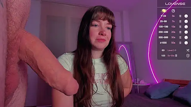 alicekaneky live sex cam