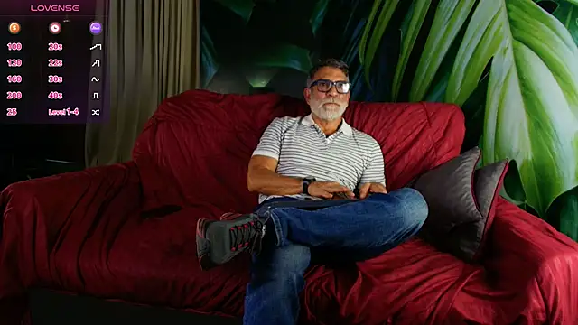 LukeCrews live sex cam
