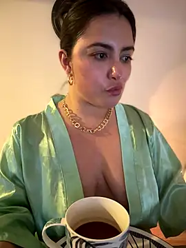 sukhakunis1 live sex cam