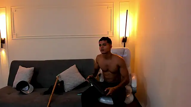Paradise_boy_s live sex cam
