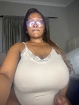 Bustygoddess32 live sex cam