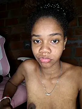 Luciia_cute live sex cam