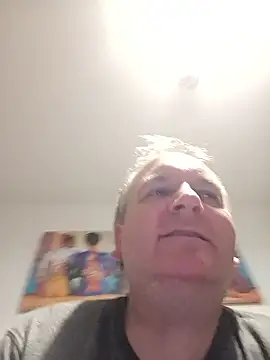 Paolo7619 live sex cam