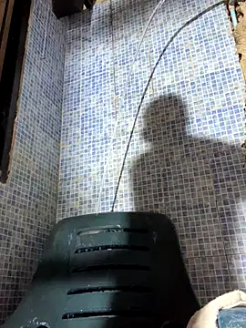 MrLeoLatino live sex cam